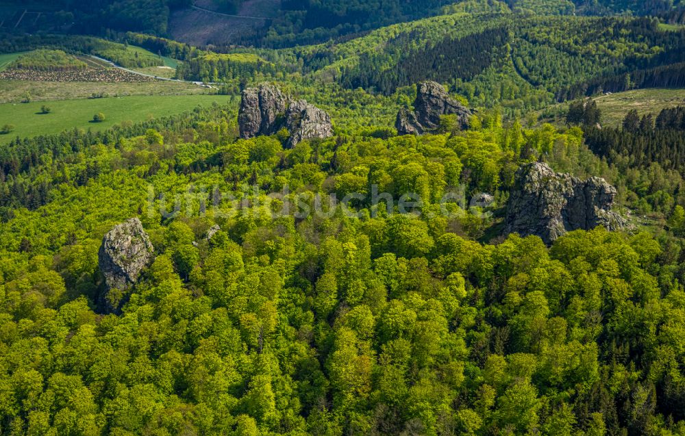 Luftaufnahme Bruchhausen - Naturmonument Bruchhauser Steine bei Bruchhausen im Bundesland Nordrhein-Westfalen, Deutschland