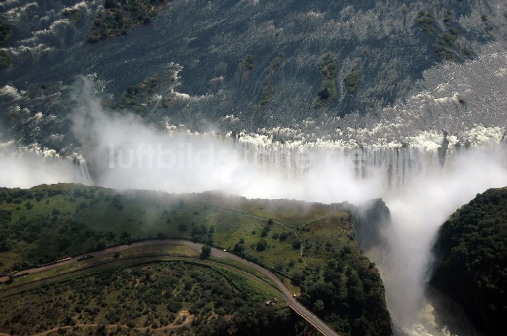 Victoria Falls von oben - Naturschauspiel Victoriafälle in Matabeleland North Province, Simbabwe