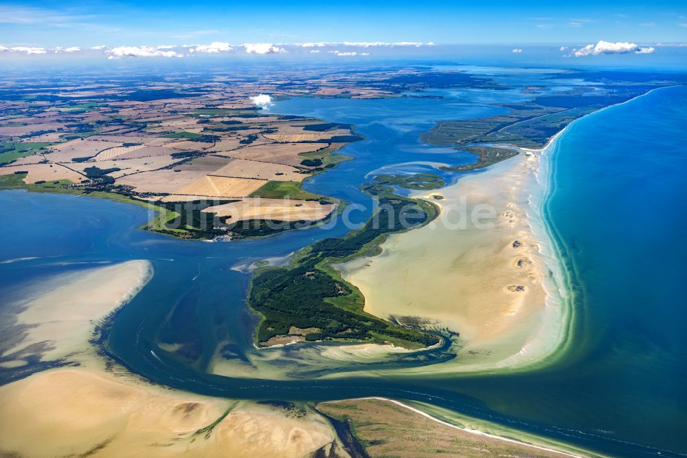 Luftbild Groß Mohrdorf - Naturschutzgebiet Strandlandschaft und Sanddünen entlang der Ostsee- Küste Bock im Bundesland Mecklenburg-Vorpommern