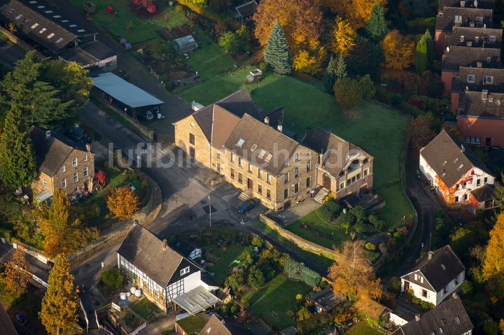 Witten von oben - Natursteinhaus in Witten-Bommern in Witten im Bundesland Nordrhein-Westfalen