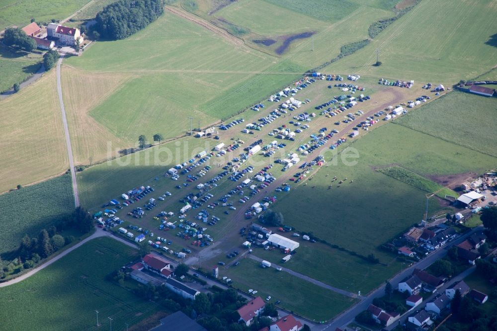 Luftaufnahme Geiselhöring - Naturzeltplatz mit Wohnwagen und Zelten in Geiselhöring im Bundesland Bayern