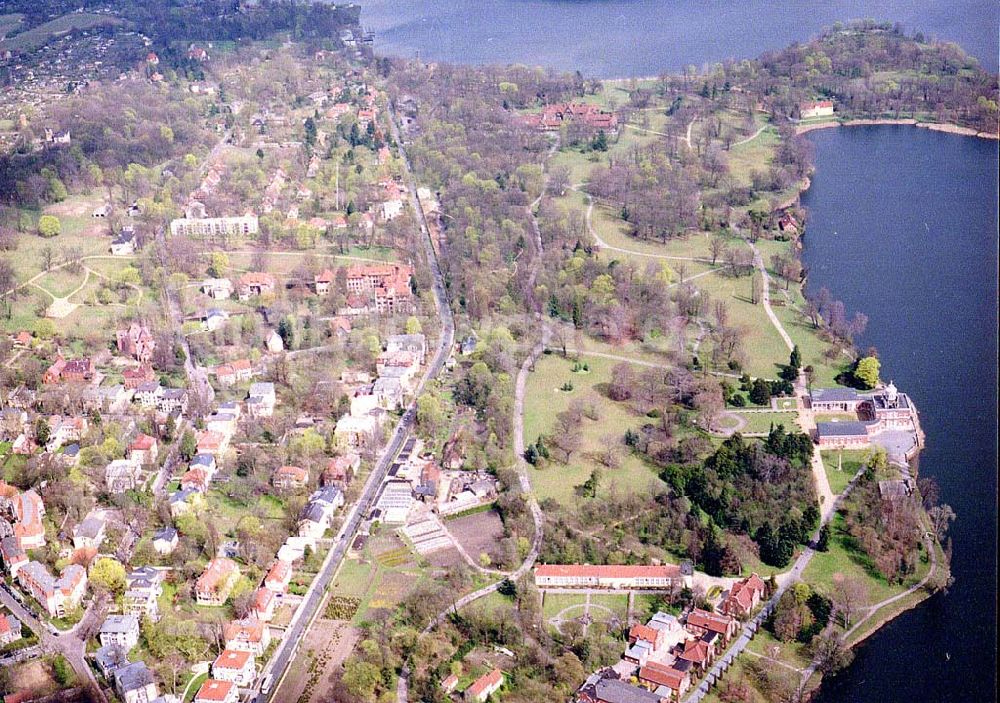 Luftaufnahme Potsdam - Nauener Vorstadt mit dem Neuem Garten und der Orangerie in Potsdam / Brandenburg.