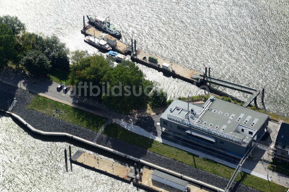 Hamburg von oben - Nautische Zentrale / VTS Centre in Hamburg-Waltershof