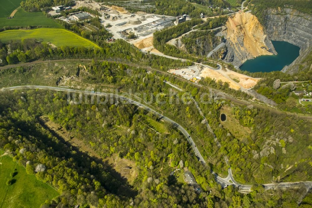 Luftaufnahme Erkrath - Neanderetal mit dem Fundort des Neandertaler Urzeitmenschen bei Hochdahl in Erkrath im Bundesland Nordrhein-Westfalen