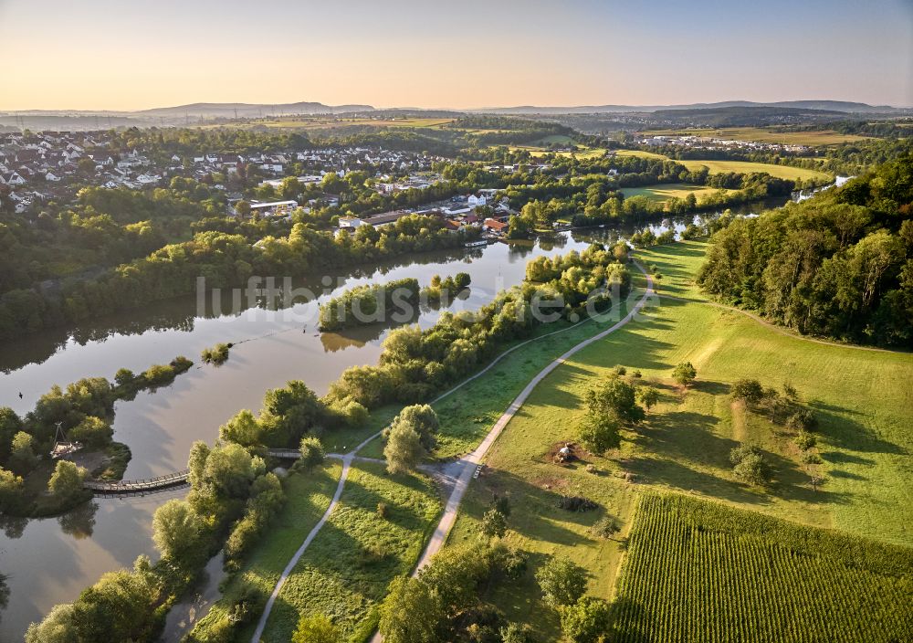 Ludwigsburg aus der Vogelperspektive: Neckar Biotop und Renaturierung des Flußverlaufs in Ludwigsburg-Poppenweiler im Bundesland Baden-Württemberg, Deutschland