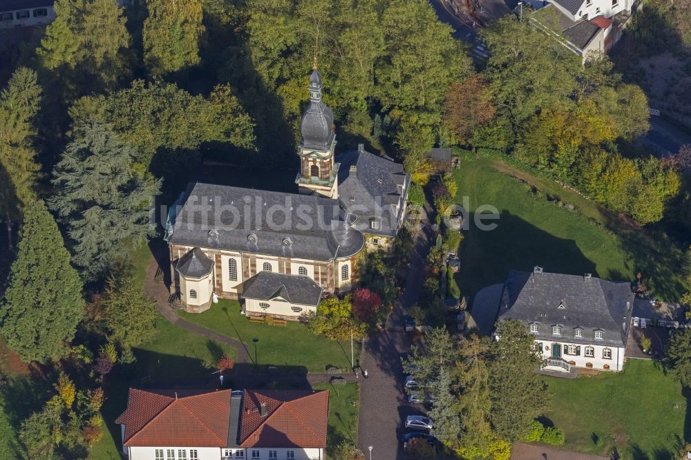 Luftbild Blieskastel - neobarocke protestantische Kirche des Architekten Ludwig Wagner in Blieskastel im Mandelbachtal im Saarland