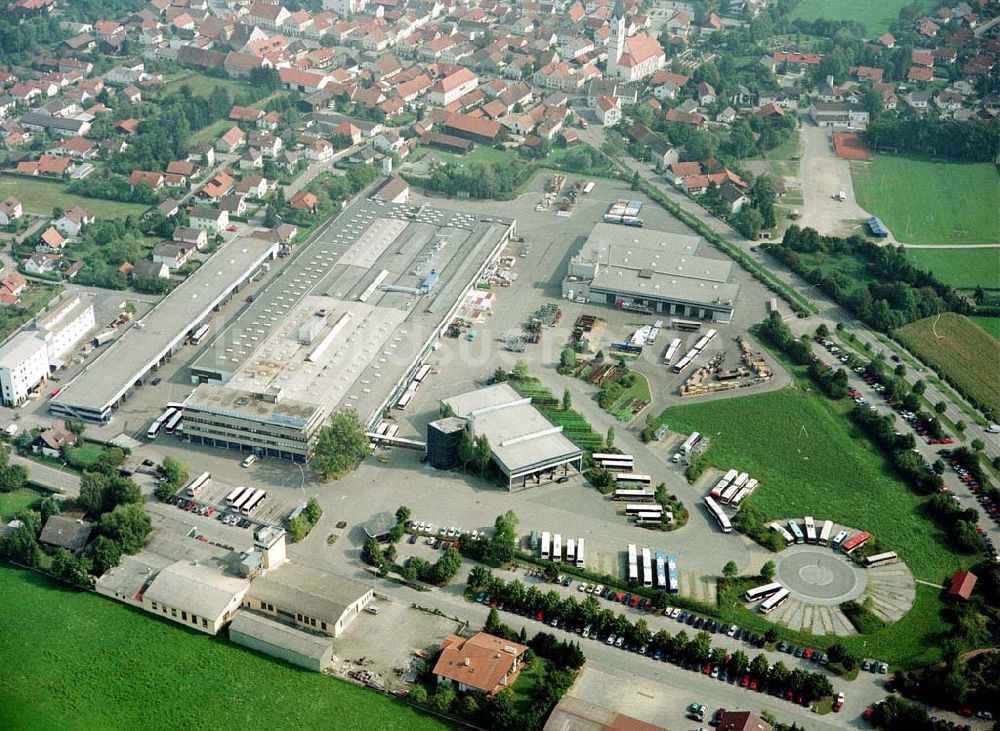 Pilsting aus der Vogelperspektive: NEOPLAN-Werk im Gewerbegebiet bei Pilsting - Ganacker in Bayern.