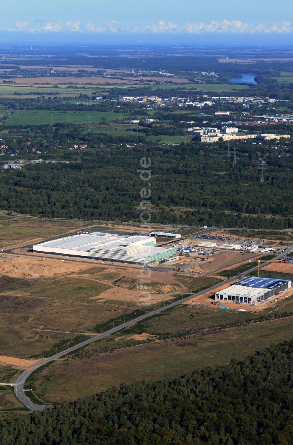 Luftaufnahme Schwerin - Nestle Neubau - Baustelle für ein Produktionswerk im Industriepark Schwerin im Bundesland Mecklenburg-Vorpommern