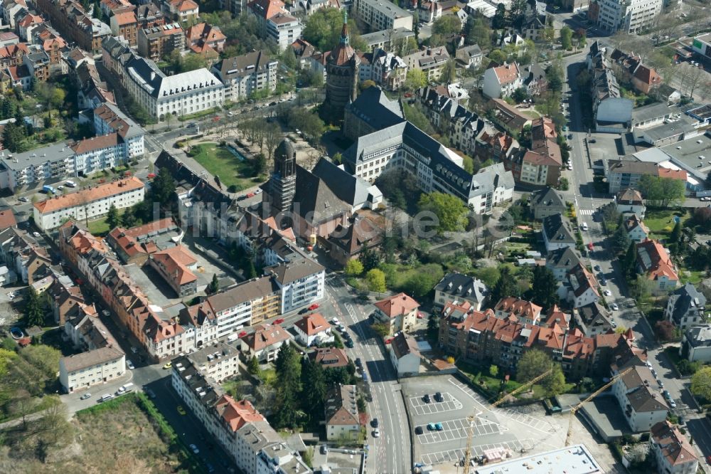 Worms aus der Vogelperspektive: Neu- und Altbau des Eleonoren-Gymnasiums in Worms im Bundesland Rheinland-Pfalz