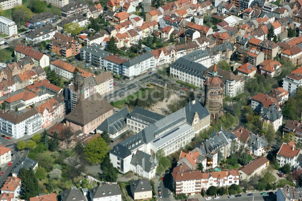 Worms aus der Vogelperspektive: Neu- und Altbau des Eleonoren-Gymnasiums in Worms im Bundesland Rheinland-Pfalz