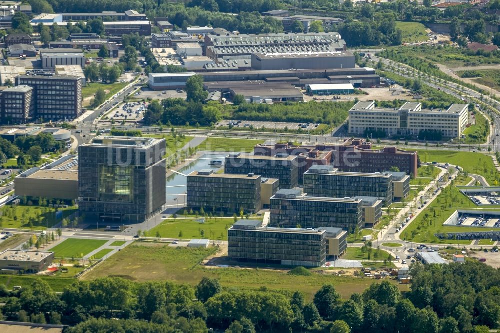 Essen aus der Vogelperspektive: Neu - Bauten und Industrie - Gebiet an der Altendorfer Straße Ecke Berthold-Beitz-Boulevard im Stadtteil Westviertel in Essen im Bundesland Nordrhein-Westfalen