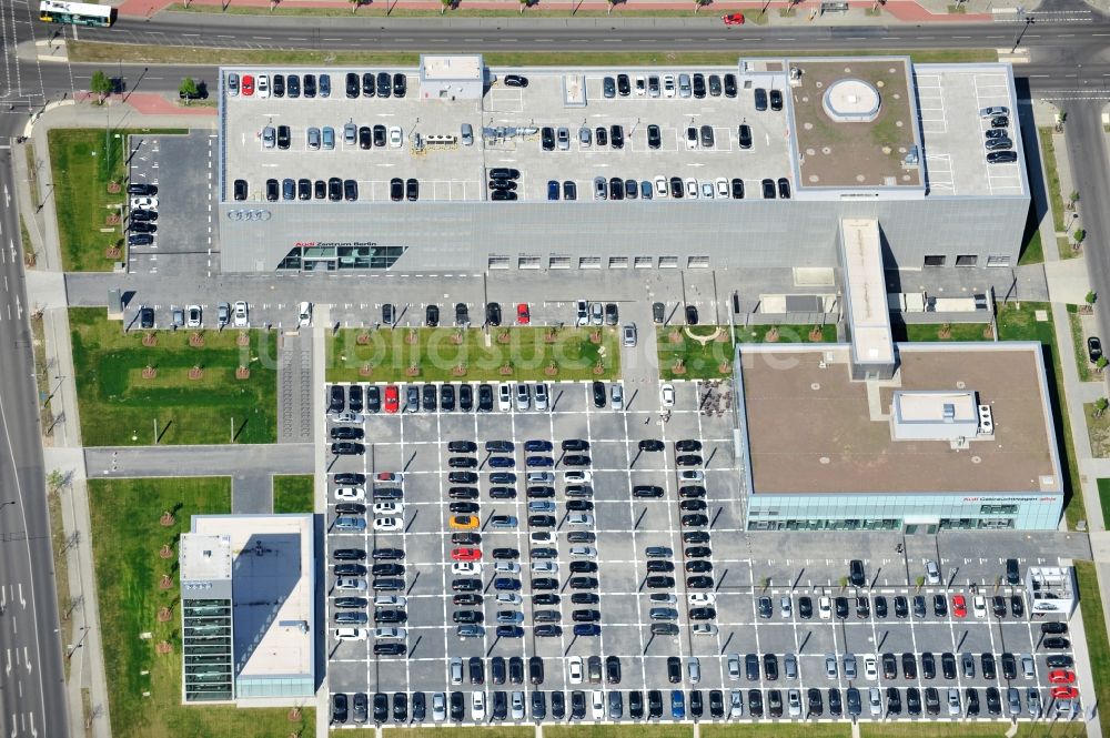 Berlin von oben - Neu errichtetes Autohaus Audi - Zentrum in Berlin - Adlershof