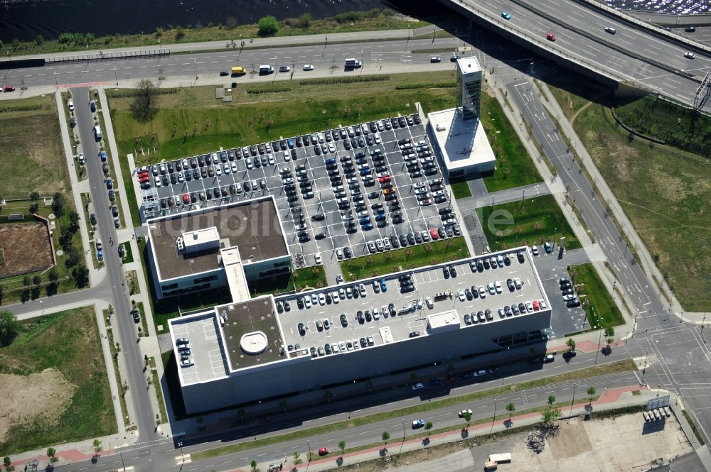 Luftbild Berlin - Neu errichtetes Autohaus Audi - Zentrum in Berlin - Adlershof