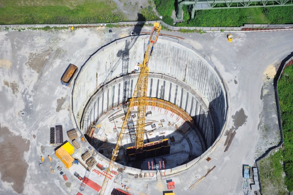 Gelsenkirchen von oben - Neubau eines Abwasserkanals in Gelsenkirchen im Bundesland Nordrhein-Westfalen