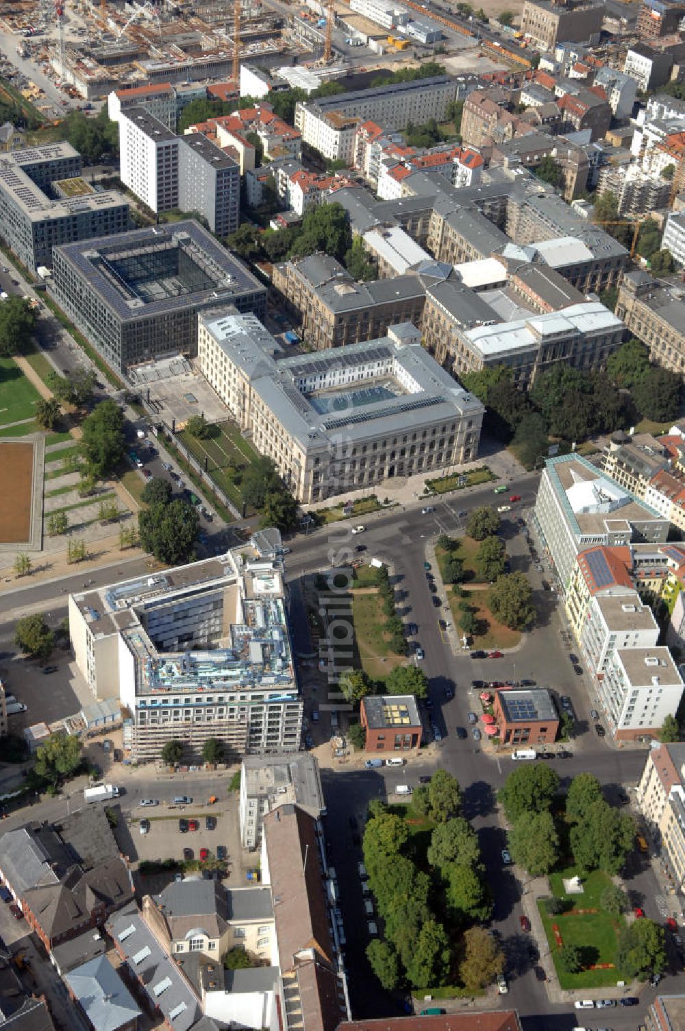 Berlin aus der Vogelperspektive: Neubau des Andina Apartment Hotel Berlin in Berlin Mitte