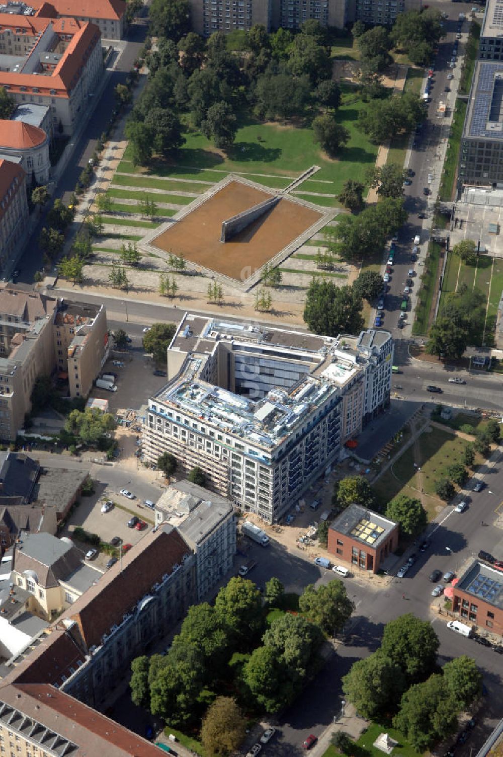 Berlin aus der Vogelperspektive: Neubau des Andina Apartment Hotel Berlin in Berlin Mitte