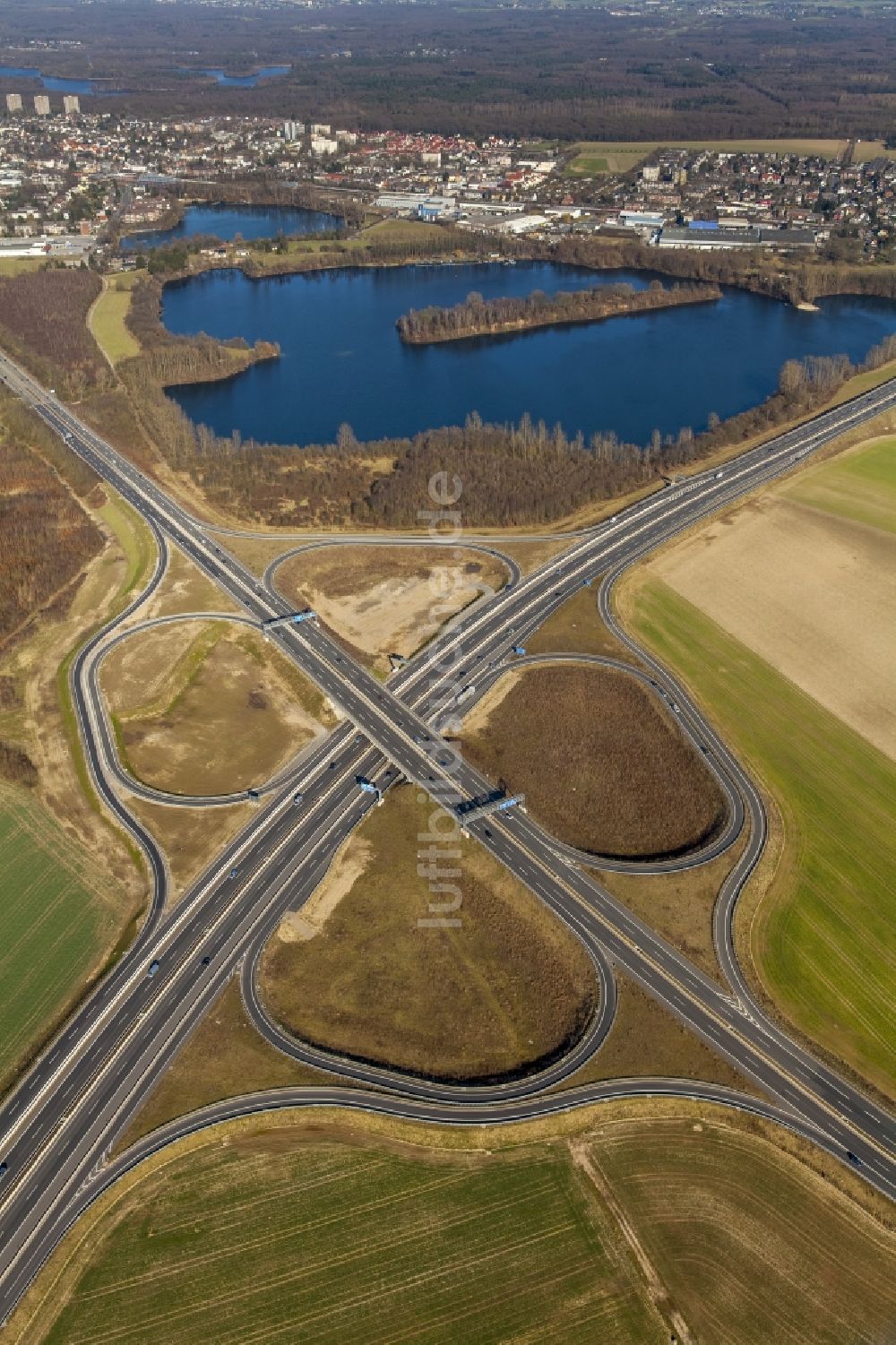 Luftbild Duisburg - Neubau des Autobahnkreuzes Duisburg-Süd in Duisburg im Bundesland Nordrhein-Westfalen