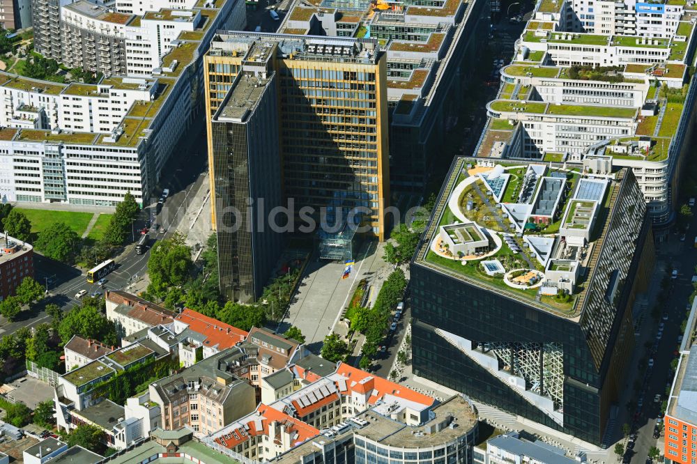 Berlin aus der Vogelperspektive: Neubau Axel Springer Campus an der Krausenstraße - Schützenstraße in Berlin