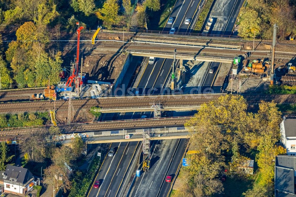 Luftbild Mülheim an der Ruhr - Neubau des Bahn- Brückenbauwerk über der Autobahn BAB A40 in Mülheim an der Ruhr im Bundesland Nordrhein-Westfalen, Deutschland