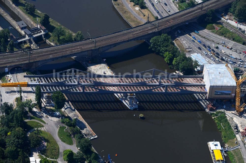 Luftbild Stuttgart - Neubau des Bahn- Brückenbauwerk über den Neckar im Ortsteil Bad Cannstatt in Stuttgart im Bundesland Baden-Württemberg, Deutschland