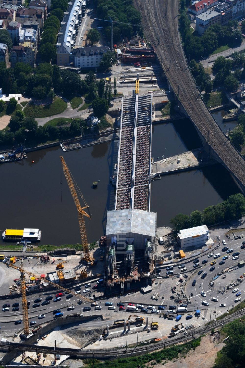 Luftaufnahme Stuttgart - Neubau des Bahn- Brückenbauwerk über den Neckar im Ortsteil Bad Cannstatt in Stuttgart im Bundesland Baden-Württemberg, Deutschland