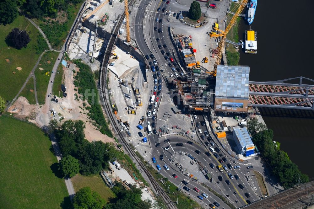 Stuttgart von oben - Neubau des Bahn- Brückenbauwerk über den Neckar im Ortsteil Bad Cannstatt in Stuttgart im Bundesland Baden-Württemberg, Deutschland