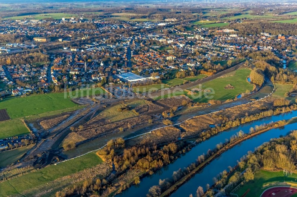 Hamm aus der Vogelperspektive: Neubau- Baustelle für eine Dammverlegung an der Lippe im Ortsteil Heessen in Hamm im Bundesland Nordrhein-Westfalen, Deutschland