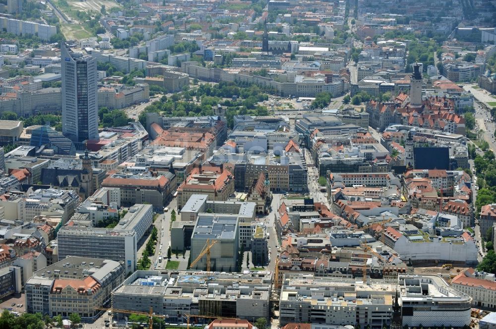 Leipzig von oben - Neubau- Baustelle Einkaufscenter Center Höfe am Brühl Leipzig