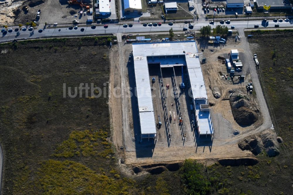 Berlin aus der Vogelperspektive: Neubau- Baustelle im Gewerbegebiet CleanTech Business Park im Ortsteil Marzahn in Berlin, Deutschland