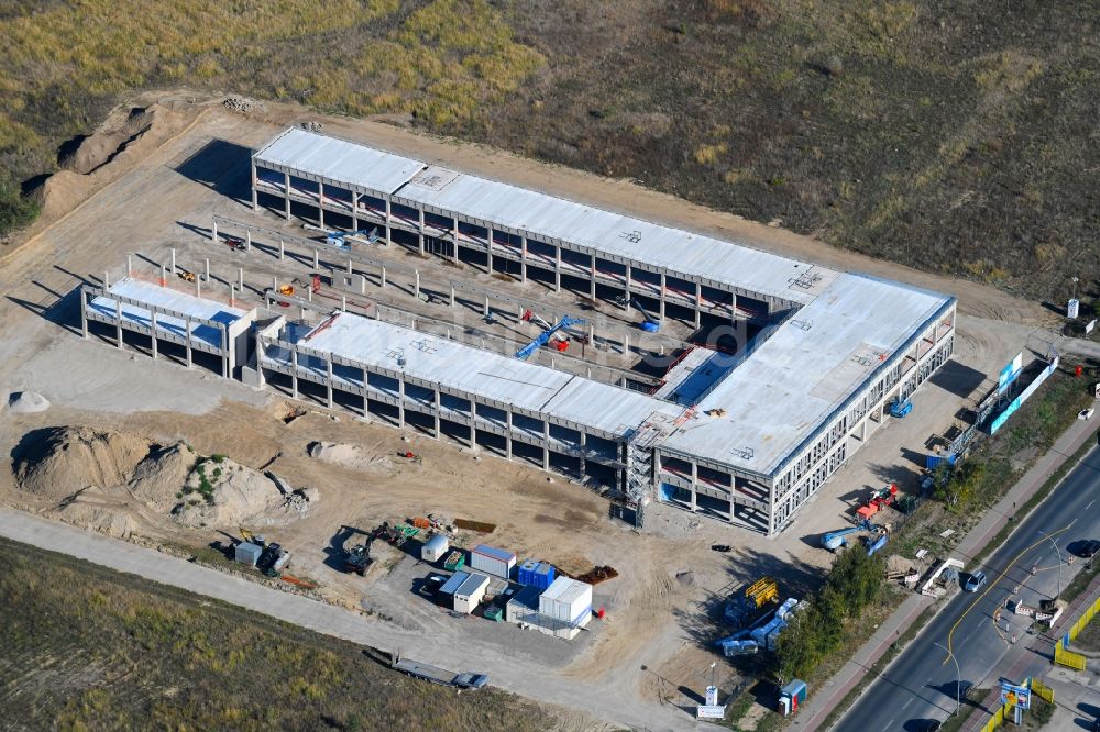 Luftbild Berlin - Neubau- Baustelle im Gewerbegebiet CleanTech Business Park im Ortsteil Marzahn in Berlin, Deutschland