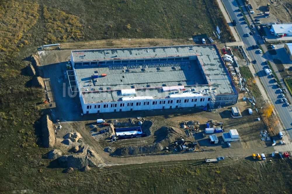 Berlin von oben - Neubau- Baustelle im Gewerbegebiet CleanTech Business Park im Ortsteil Marzahn in Berlin, Deutschland