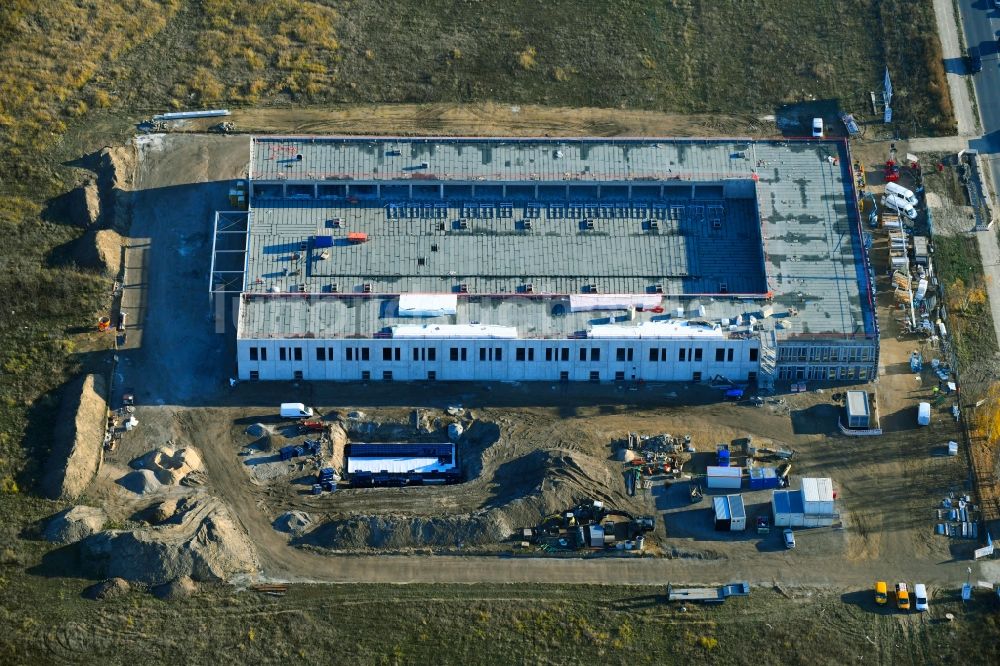 Berlin aus der Vogelperspektive: Neubau- Baustelle im Gewerbegebiet CleanTech Business Park im Ortsteil Marzahn in Berlin, Deutschland