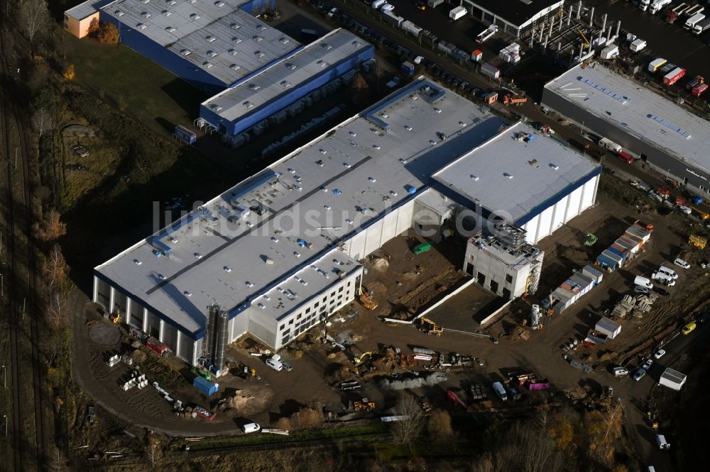 Hoppegarten aus der Vogelperspektive: Neubau- Baustelle im Gewerbegebiet Industriestraße - Alter Feldweg der Firma coolback GmbH im Ortsteil Dahlwitz-Hoppegarten in Hoppegarten im Bundesland Brandenburg, Deutschland