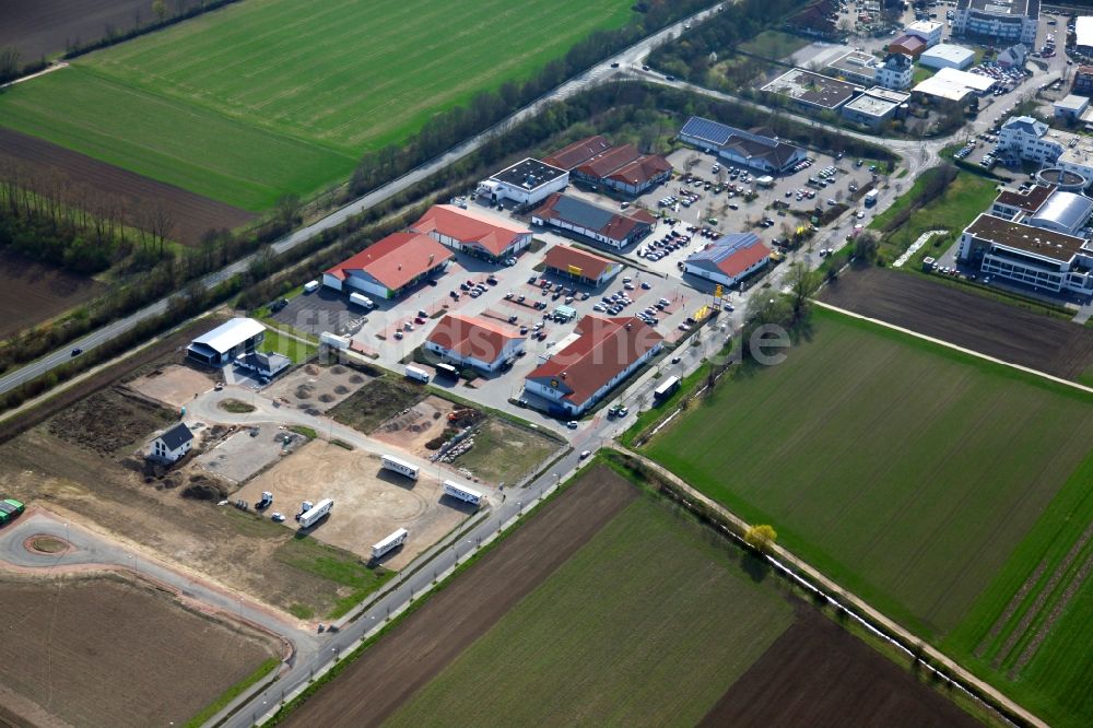 Luftaufnahme Bodenheim - Neubau- Baustelle im Gewerbegebiet Lange Ruthe in Bodenheim im Bundesland Rheinland-Pfalz