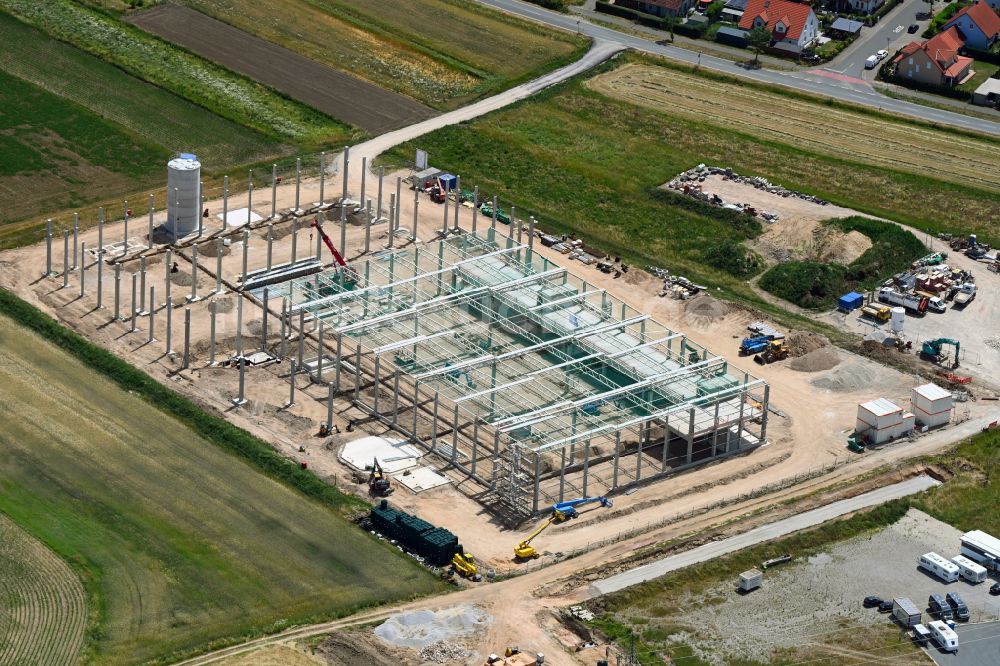 Baiersdorf aus der Vogelperspektive: Neubau- Baustelle im Gewerbegebiet Münchswiesen in Baiersdorf im Bundesland Bayern, Deutschland