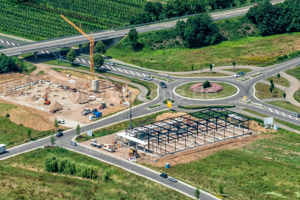 Ettenheim von oben - Neubau- Baustelle im Gewerbegebiet Radackern entlang der Bundesstrasse 3 in Ettenheim im Bundesland Baden-Württemberg, Deutschland