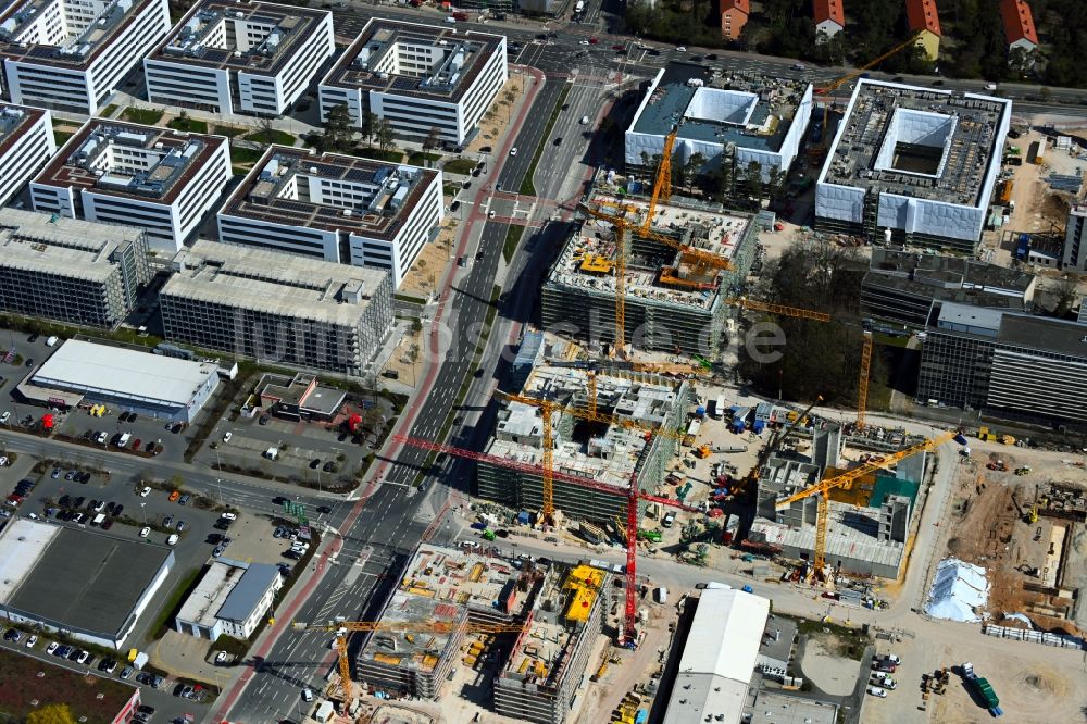 Luftaufnahme Erlangen - Neubau- Baustelle im Gewerbegebiet Siemens- Campus in Erlangen im Bundesland Bayern, Deutschland