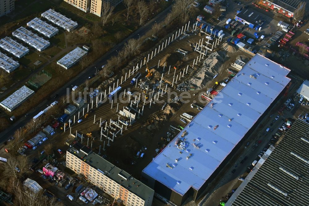 Berlin aus der Vogelperspektive: Neubau- Baustelle im Gewerbegebiet Wollenberger Straße im Ortsteil Hohenschönhausen in Berlin, Deutschland