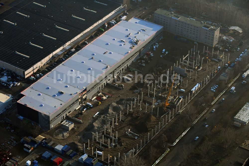 Luftaufnahme Berlin - Neubau- Baustelle im Gewerbegebiet Wollenberger Straße im Ortsteil Hohenschönhausen in Berlin, Deutschland