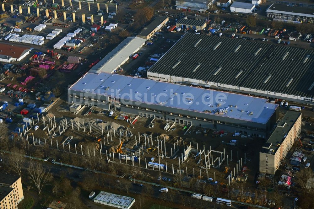 Berlin aus der Vogelperspektive: Neubau- Baustelle im Gewerbegebiet Wollenberger Straße im Ortsteil Hohenschönhausen in Berlin, Deutschland