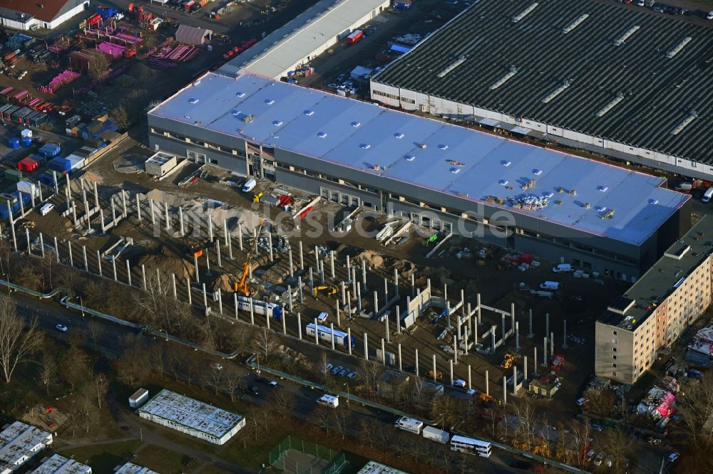 Luftaufnahme Berlin - Neubau- Baustelle im Gewerbegebiet Wollenberger Straße im Ortsteil Hohenschönhausen in Berlin, Deutschland