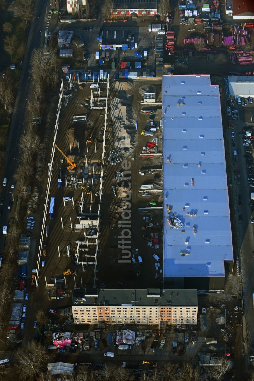 Berlin aus der Vogelperspektive: Neubau- Baustelle im Gewerbegebiet Wollenberger Straße im Ortsteil Hohenschönhausen in Berlin, Deutschland