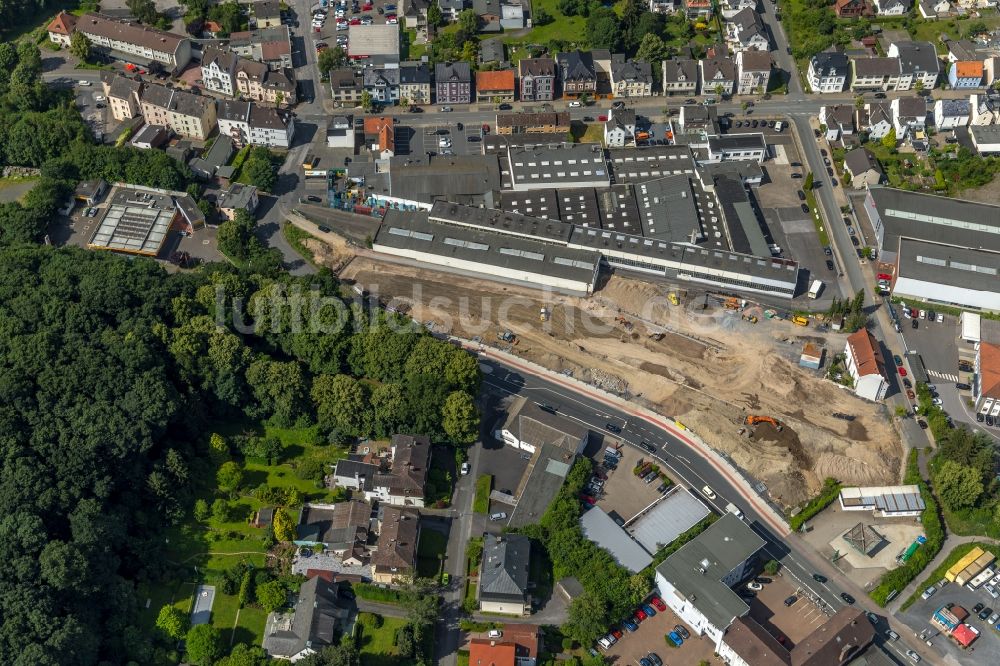 Luftbild Arnsberg - Neubau - Baustelle im Gewerbegebiet zwischen der Straße Lange Wende und der Stembergstraße im Ortsteil Neheim in Arnsberg im Bundesland Nordrhein-Westfalen, Deutschland