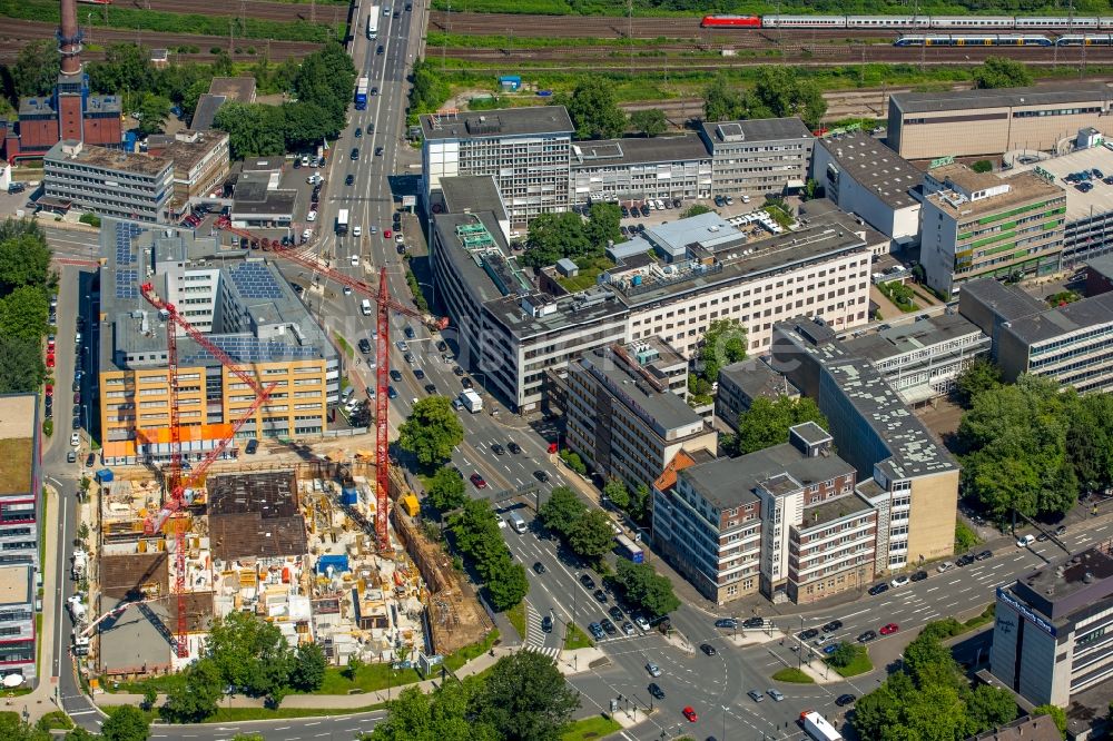 Essen von oben - Neubau- Baustelle der Hotelanlage Novum Style Hotel Essen in Essen im Bundesland Nordrhein-Westfalen