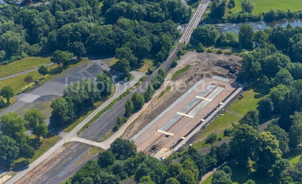 Arnsberg von oben - Neubau- Baustelle des Parkplatzes an der Arnsberger Straße in Arnsberg im Bundesland Nordrhein-Westfalen, Deutschland