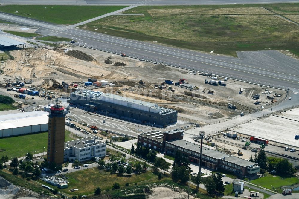 Luftbild Schönefeld - Neubau- Baustelle Regierungsflughafen - Empfangsgebäude im Protokollbereich am Flughafen BER in Schönefeld im Bundesland Brandenburg, Deutschland