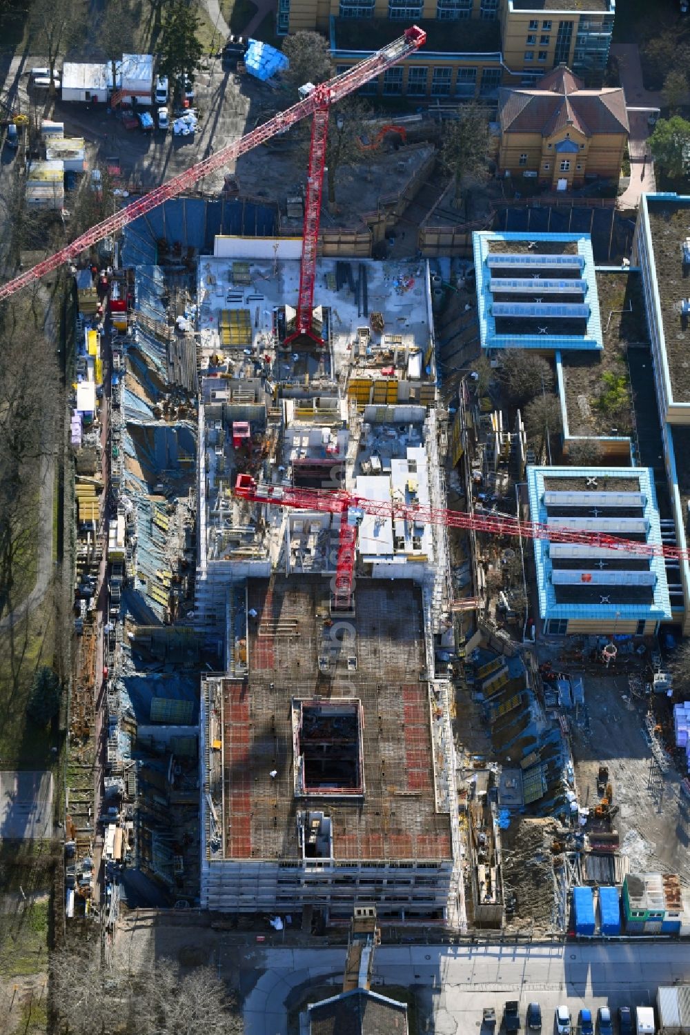 Luftbild Berlin - Neubau- Baustelle für ein Rehabilitationszentrum der Rehaklinik im Ortsteil Marzahn in Berlin, Deutschland