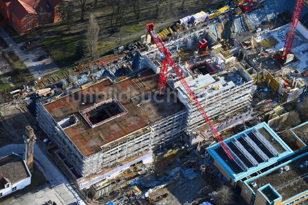 Berlin aus der Vogelperspektive: Neubau- Baustelle für ein Rehabilitationszentrum der Rehaklinik im Ortsteil Marzahn in Berlin, Deutschland