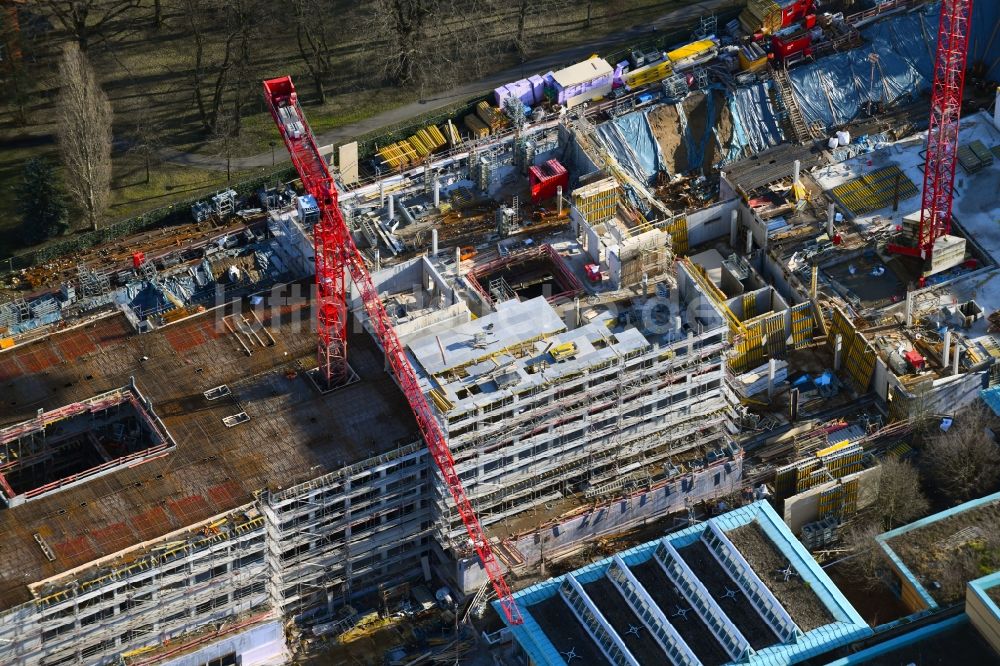 Luftbild Berlin - Neubau- Baustelle für ein Rehabilitationszentrum der Rehaklinik im Ortsteil Marzahn in Berlin, Deutschland