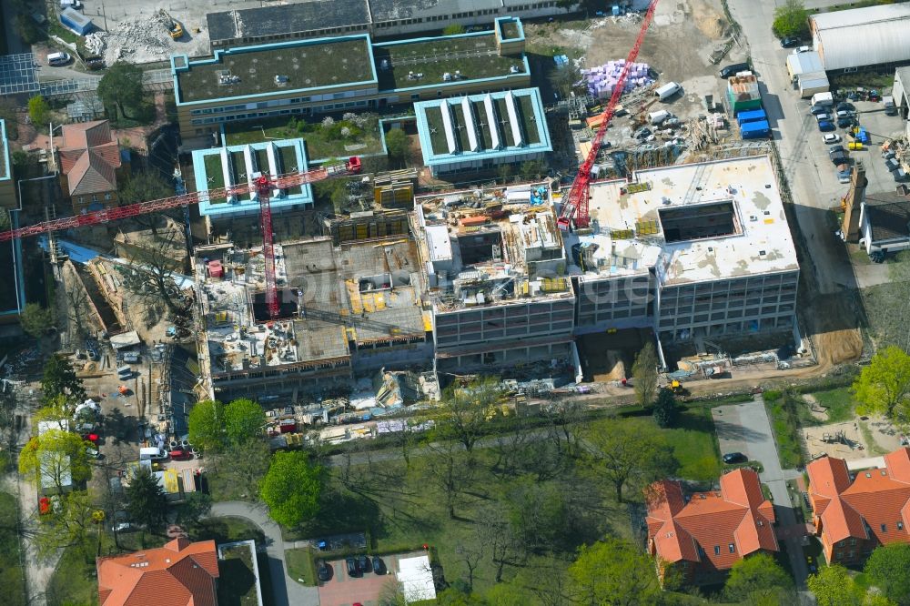 Berlin aus der Vogelperspektive: Neubau- Baustelle für ein Rehabilitationszentrum der Rehaklinik im Ortsteil Marzahn in Berlin, Deutschland